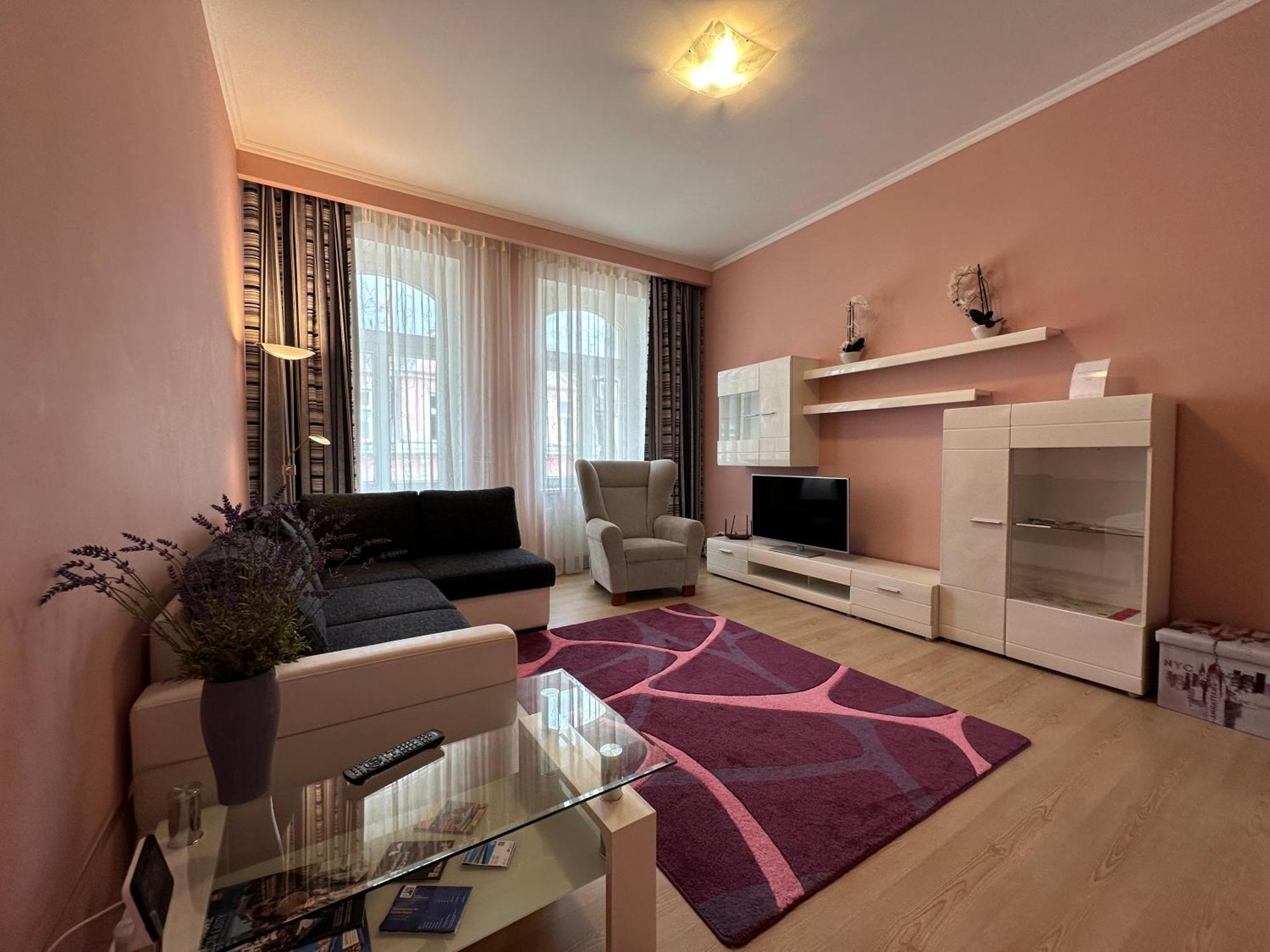 Apartment Zeyerova4 *